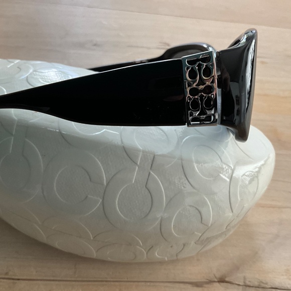 COACH VINTAGE GLASSES WITH CASE - Picture 2 of 9